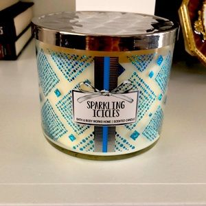 Bath & Bodyworks Sparkling Icicles 3-Wick Candle
